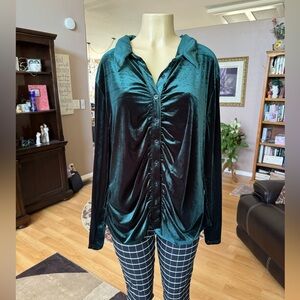 SHEIN emerald green velvet  long sleeve Vneck blouse-size XXL/XXXL
